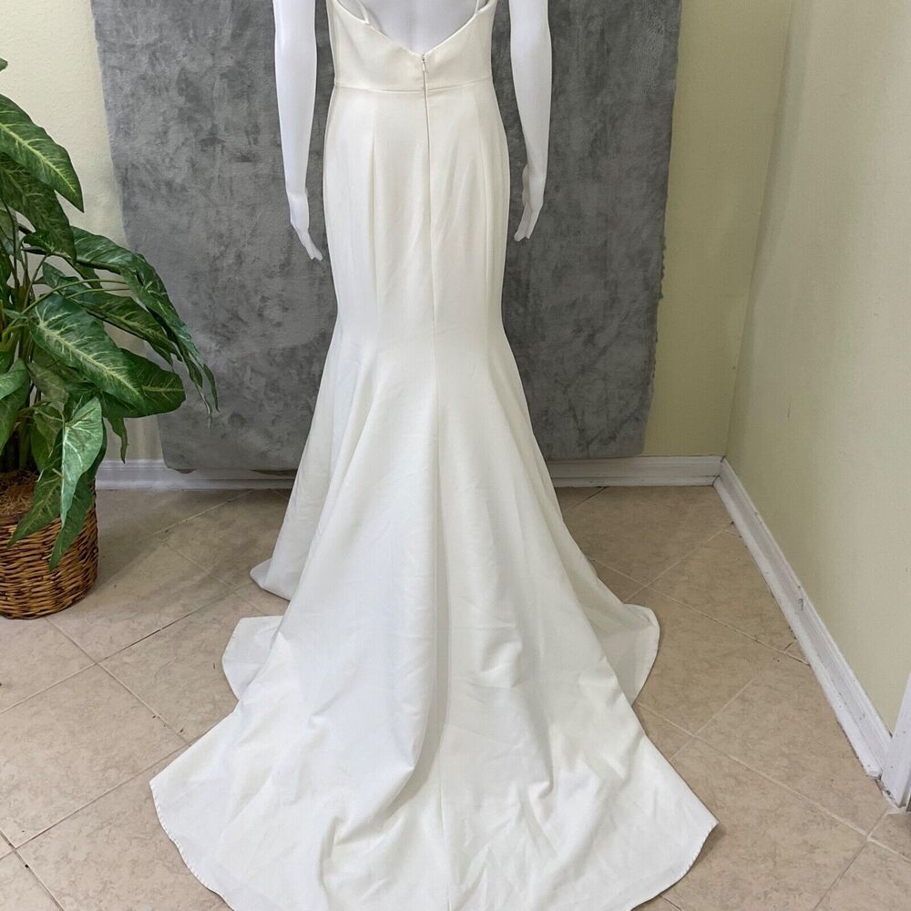 Vow’d  Mermaid Trumpet Plunge  Wedding Gown women’s Size 4 white train Crepe - Picture 3 of 14